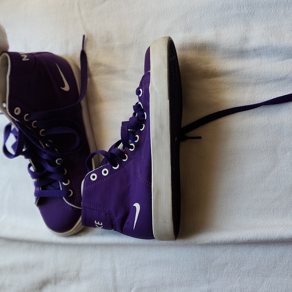 Shoes - Picture 2 of 2